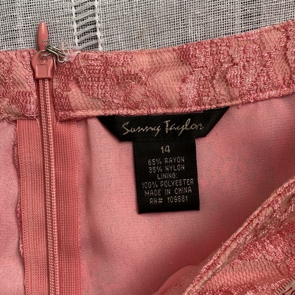 Sunny Taylor Y2K inspired lace pink a-line skirt. - Picture 6 of 12